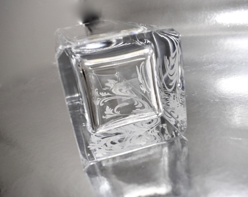 Christofle Marly Tech Etched Crystal Vase, 9 3/4" Mint in Box - Picture 6 of 9