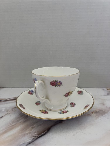 Vintage Royal Vale Bone China Cup & Saucer Floral Gold Trim England - Picture 5 of 8
