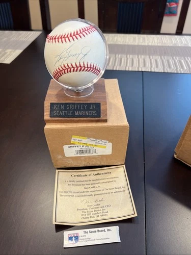 Ken Griffey Jr Signed Autographed Baseball with COA and Display Case