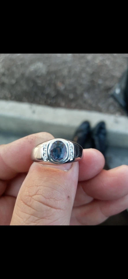 Anillo de diamantes y alejandrita natural de 14 quilates con valoración de $5200,00 Foto 3 de 4