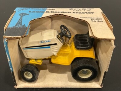 Scale Models International Cub Cadet Lawn and Garden Tractor