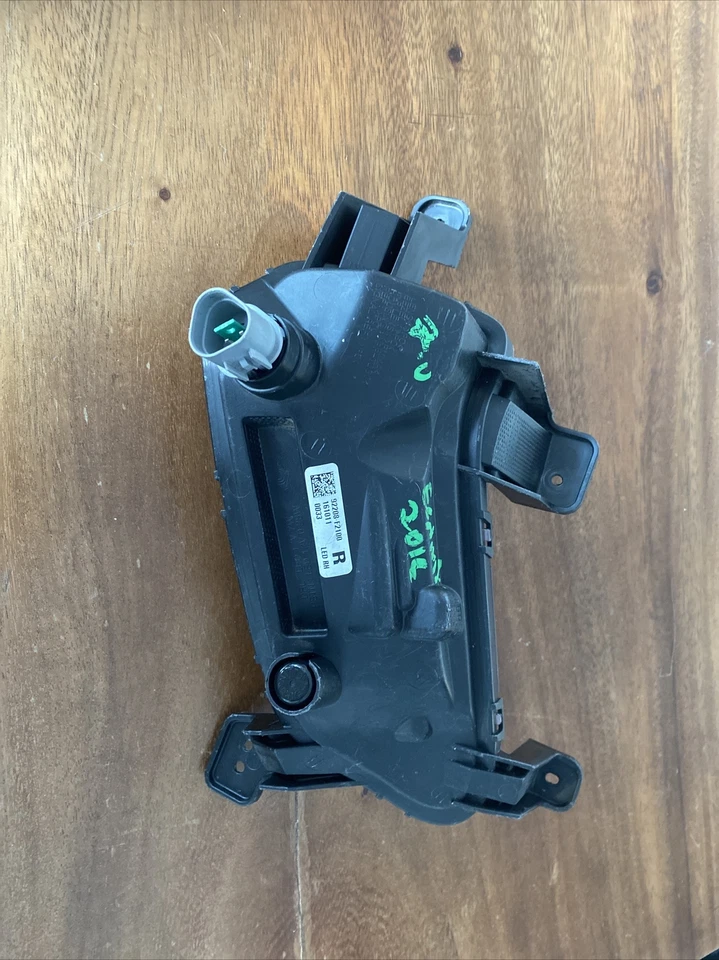 Luz de circulación diurna para Hyundai Elantra 321-1603R-AC 92208F2100 HY2563103 Foto 3 de 3