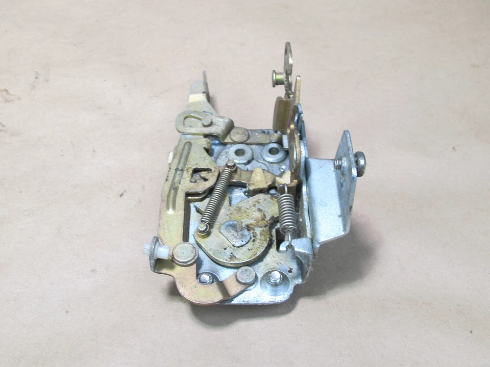 🥇83-89 BMW E24 633CSi 635CSi ACTUADOR DE BLOQUEO DE CERRADURA DE PUERTA DELANTERA DERECHA OEM Foto 4 de 4