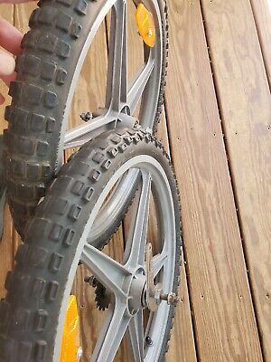 BMX Old School LESTER MAG Wheels Schwinn Mag Scrambler BMX Old School LESTER MAG Wheels Schwinn Mag Scrambler