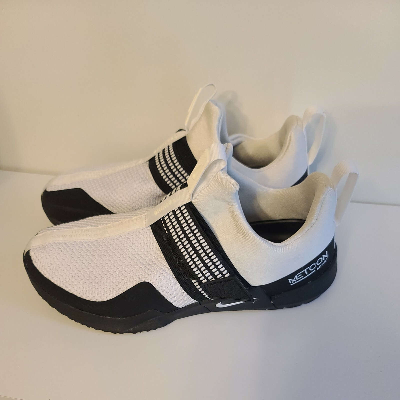 Training Shoes Size 9 Style C15820 