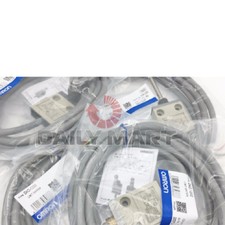 Brand New in Box Omron D4C-3242 Limit Switch