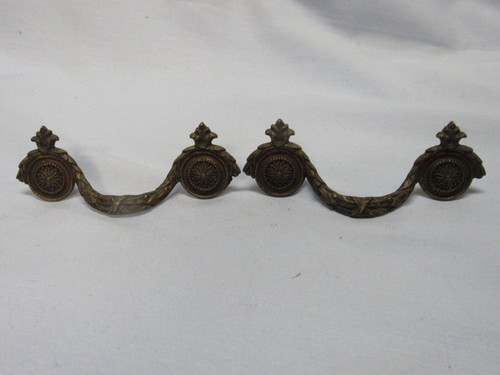Set Of 2 Gorgeous Brass Antique Victorian Drawer Pulls Handles 3” Spacing - Picture 2 of 5