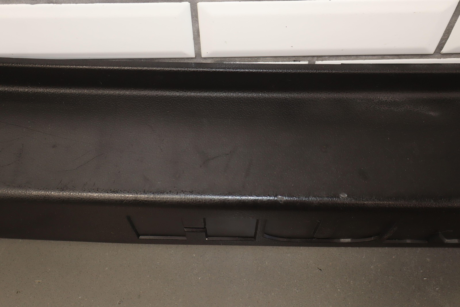 06-09 Hummer H2 SUV Rear Center Bumper Cover Section *Missing Tabs*