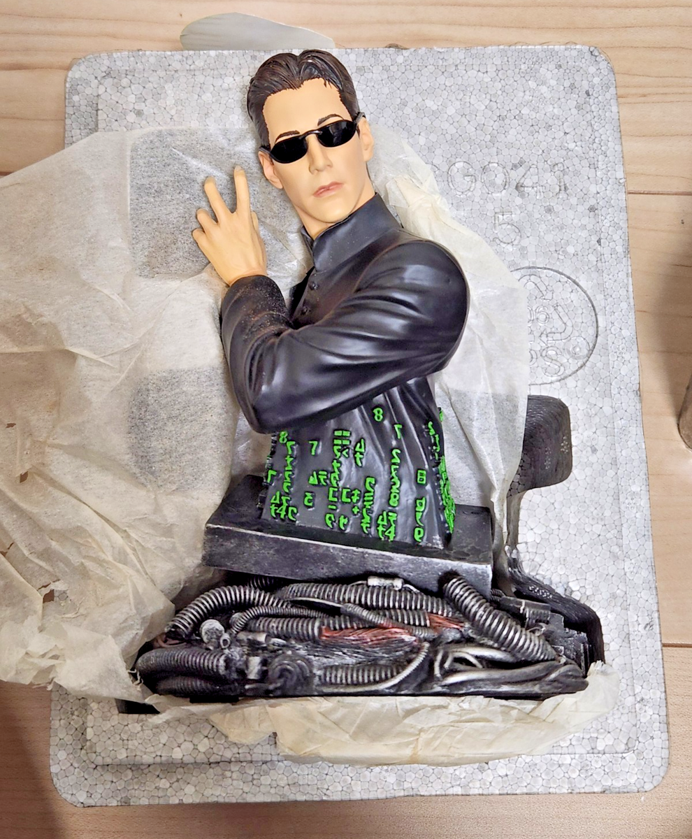 Gentle Giant Matrix Revolutions Neo Mini Bust Statue #818/1500 w
