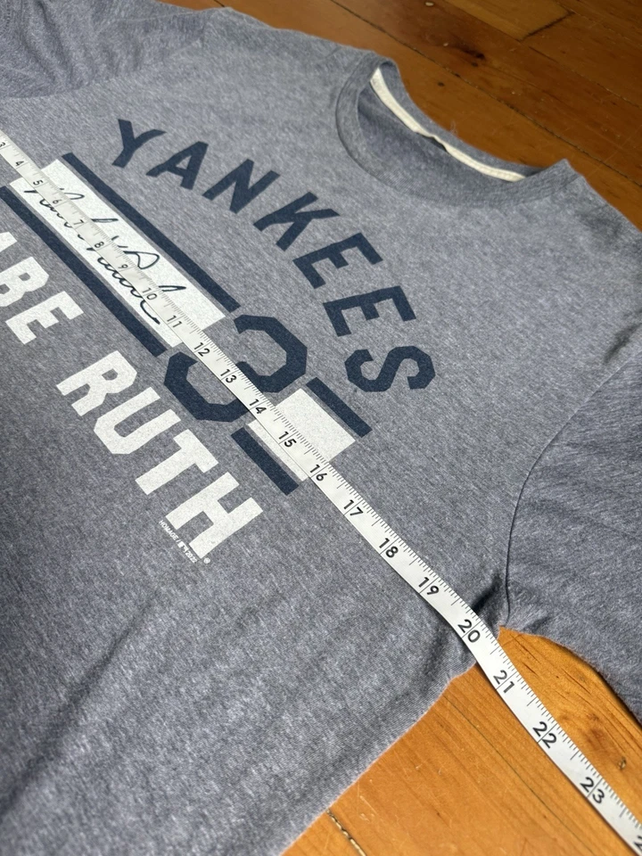 Camiseta deportiva gris jaspeado homenaje Babe Ruth mercancía MLB para hombre triple mezcla Foto 4 de 4