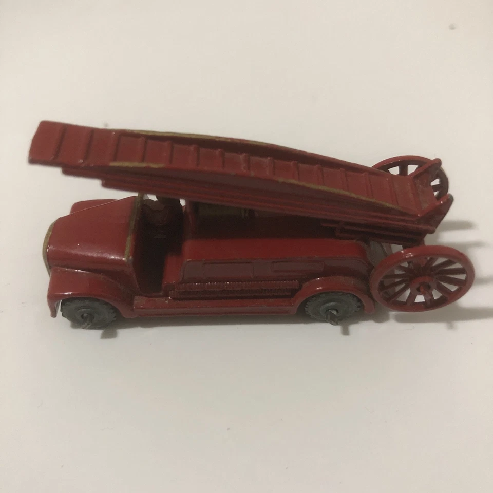 Matchbox Lesney #9-A Dennis Fire Engine - vintage toy - Image 3 of 4