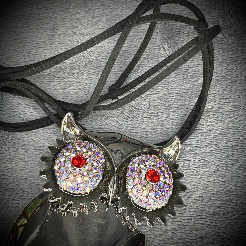 Butler & Wilson - Necklace - Large Owl - Sparkling Crystals - Moving Head - Image 3 of 4