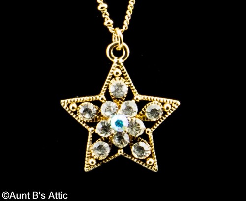 Necklace Vintage 80's CLM Gold Jeweled Pretty Star Shape 20" Necklace/Pendent