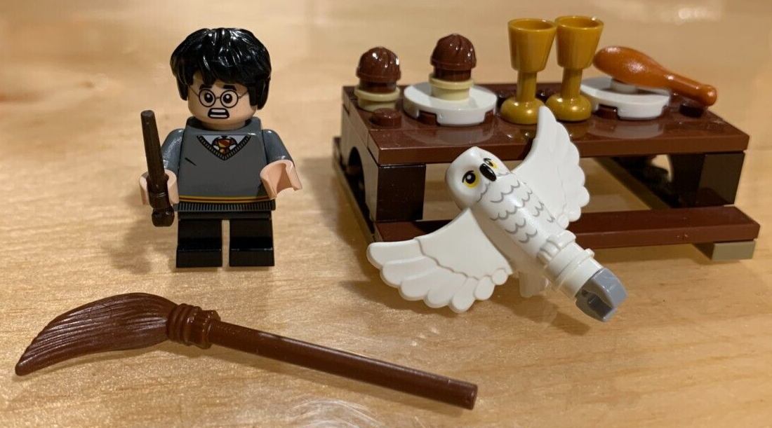 Rare Lego Harry Potter Minifigure, Hedwig Owl, Nimbus 2000, Table