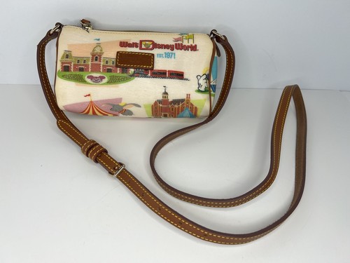 Disney Dooney & Bourke Retro Mini Barrel Crossbody Handtasche Tasche WDW Magic Kingdom