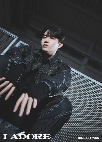 K-POP KIM JAEHWAN 7th Mini Album [I Adore] B Ver. CD+P.Book+P.Card+Film+F.Poster - Bild 10 von 10