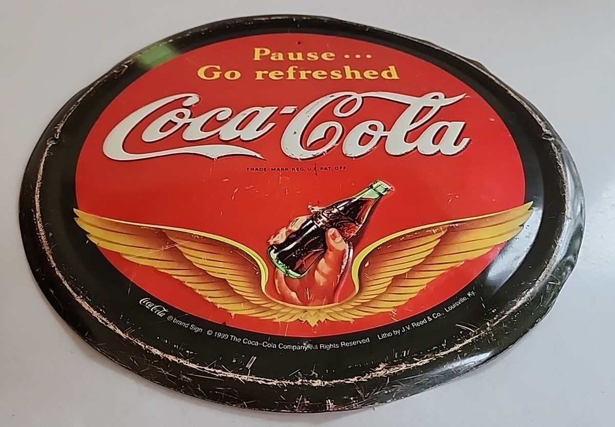【カブヌシ。購入前に再度コメント欄をご確認ください】Coca-Cola 1999 Coca-Cola Coke Pause Go Refreshed Round Embossed Metal
