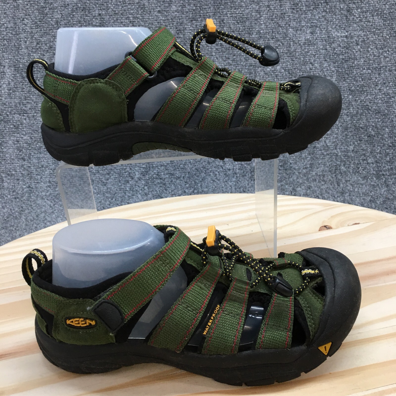 Sandali da trekking impermeabili Keen giovani 4 Newport H2 verde oliva punta chiusa casual