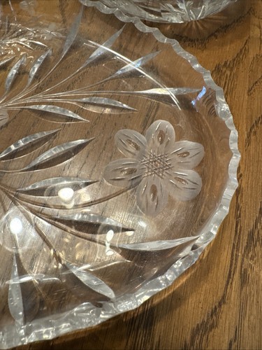 Vtg Cut Crystal Dresser Vanity Set Hair Receiver Powder Jar Tray Etched Glass - Picture 3 of 9