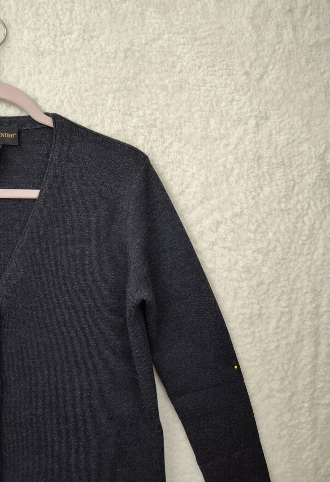 Suéter Classiques Entier para mujer pequeño negro 100 % lana merino cárdigan con botones Foto 3 de 4