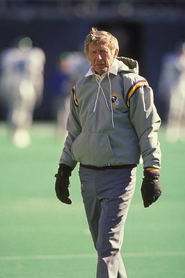 Jerry Burns head coach Minnesota Vikings before during a NFL footb- Old Photo