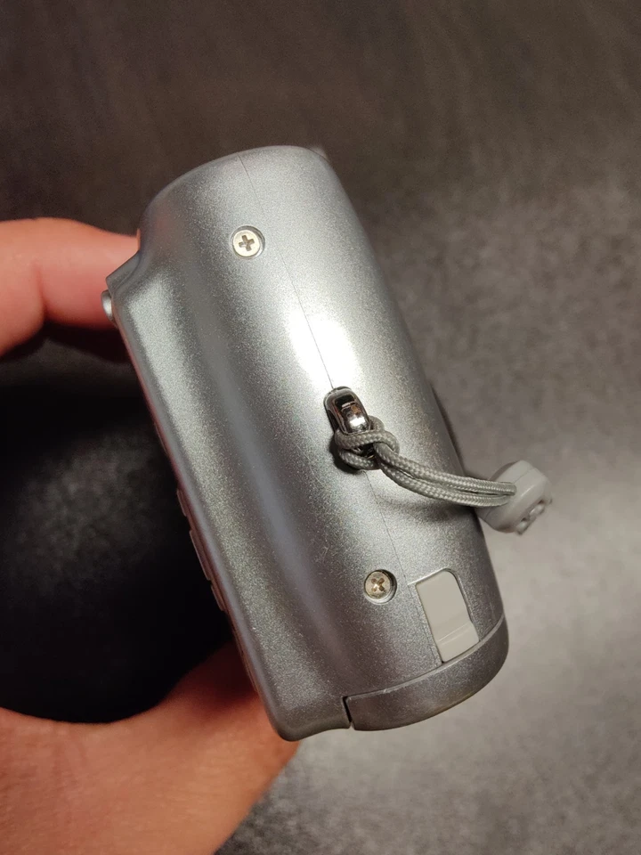 Nikon COOLPIX L5 7.2MP Digital Camera Silver Tested Works - Image 4 of 4