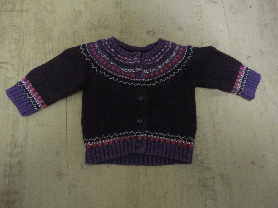 H&M Gr 68 lila Grobstrickjacke mit tollem Muster