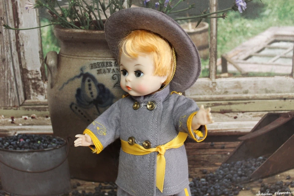 Muñeca de colección ASHLEY BKW serie Scarlett Madame Alexander kins Foto 4 de 4