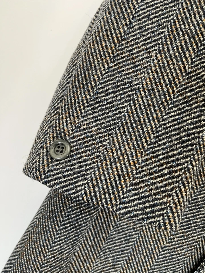 Dunn & Co Wool Tweed Flecked Grey Brown 46’’ Country Races Herringbone - Image 3 of 4