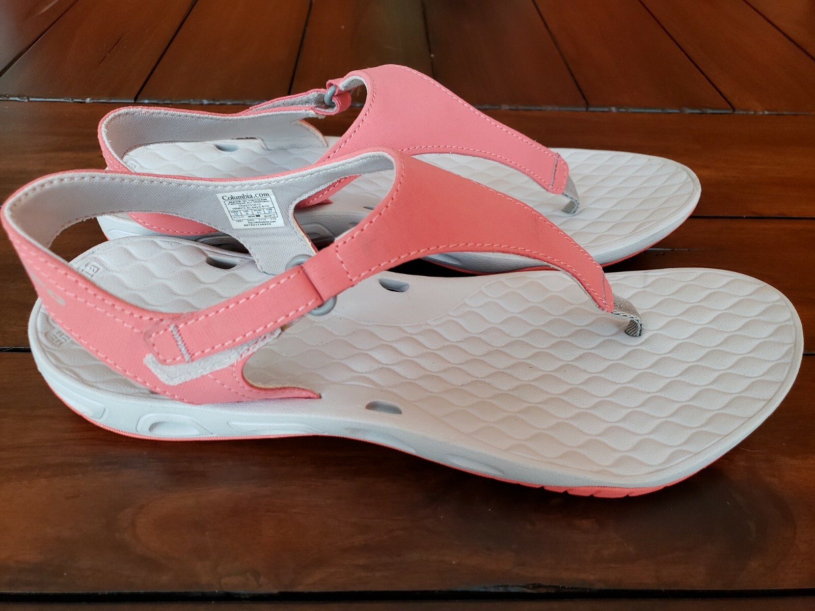 columbia nevis sandals