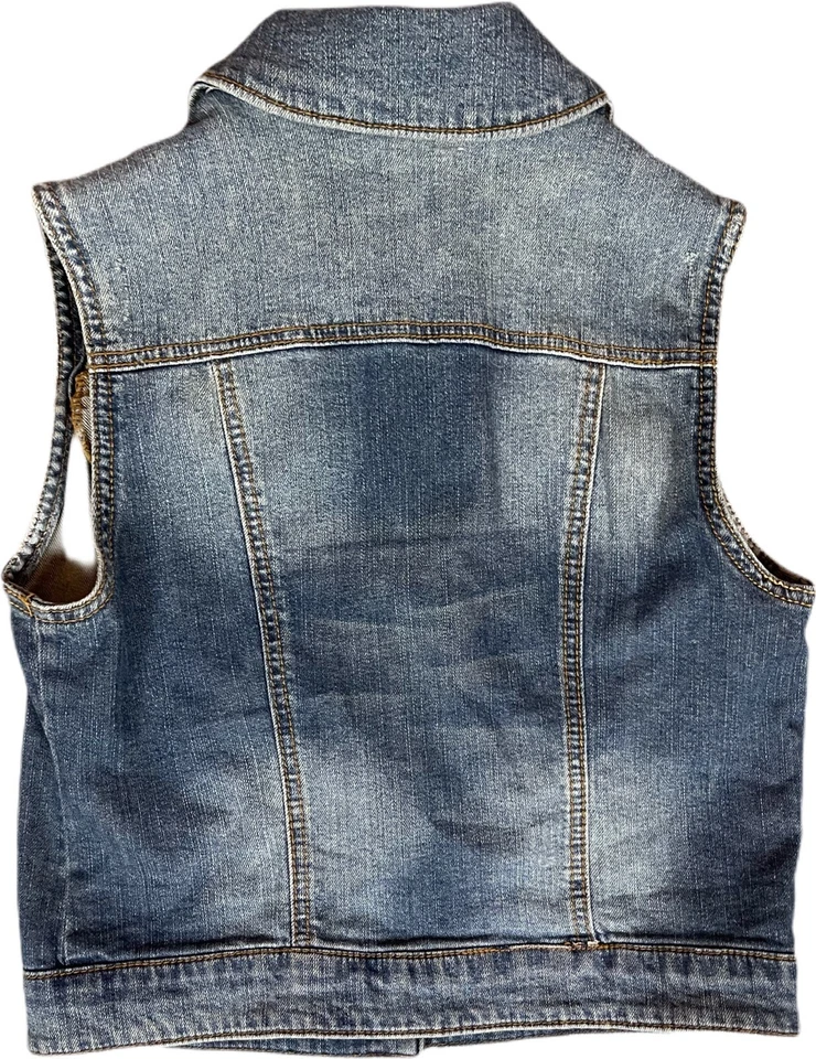 MOSSIMO JUNIOR SLEEVELESS DISTRESSED BUTTON DOWN BLUE JEAN JACKET SIZE MEDIUM - Image 2 of 4