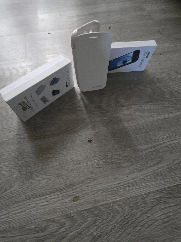 FUNDA CARGADOR BATERÍA RECARGABLE SAMSUNG GALAXY S III [S3] BANCO DE ENERGÍA, BLANCO Foto 2 de 2