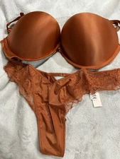 Victoria's  Secret 36D  BOMBSHELL Push-Up Bra. With LARGE Thong