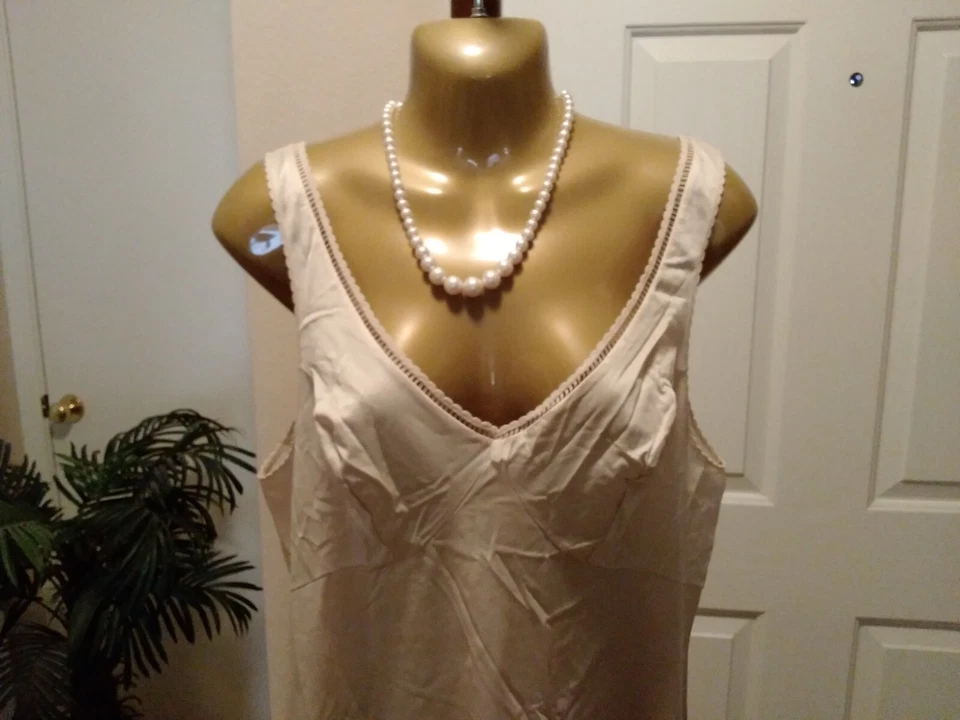 Vestido Vintage Completo Sin Mangas Chemise Europeo Talla M-L Triumph Intl Beige Foto 2 de 4