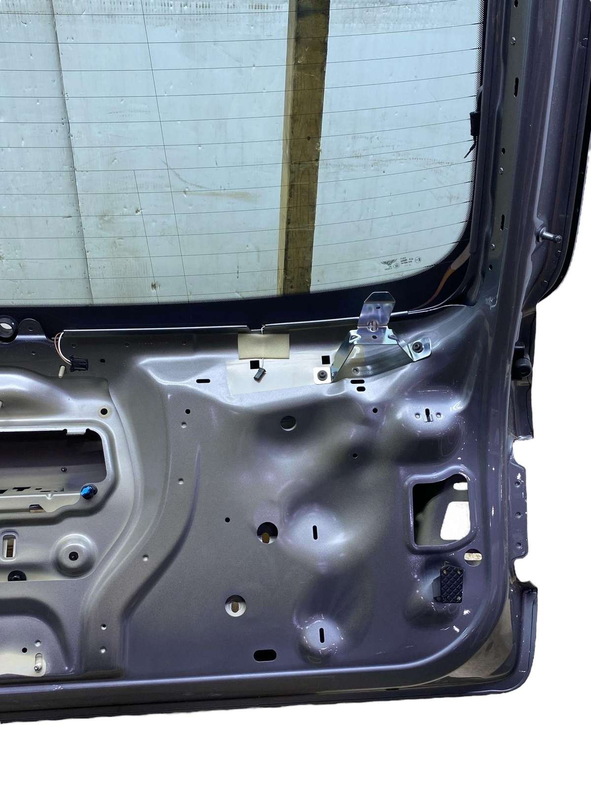2016-2020 BENTLEY BENTAYGA TRUNK BOOT HATCH LIFTGATE LID SHELL W/ GLASS *NOTE*