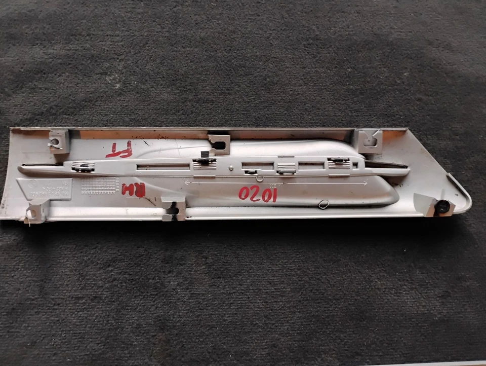 Parrilla lateral plateada 98-02 OEM BMW Z3M Foto 3 de 4