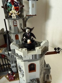 LEGO Monster Fighters: VAMPYRE CASTLE #9468~ 100% COMPLETE w/Manuals~Glow
