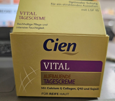 Cien Vital  Regenerating Day Cream 50ml