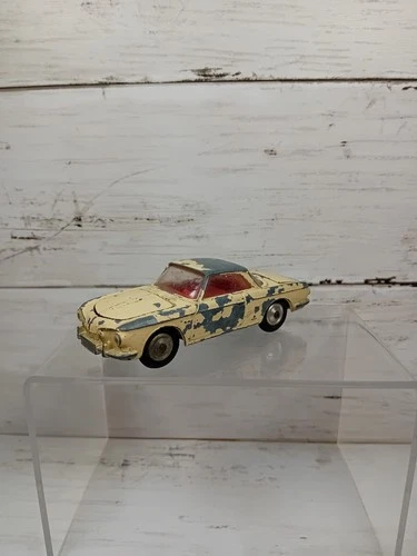 CORGI TOYS  vintage VOLKSWAGEN VW 1500 KARMANN GHIA car . Perfect for resto proj