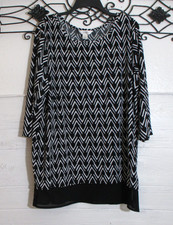 CJ Banks Knit Top Women's Size 1X Black Striped Knit 3/4 Sleeve Round Neck