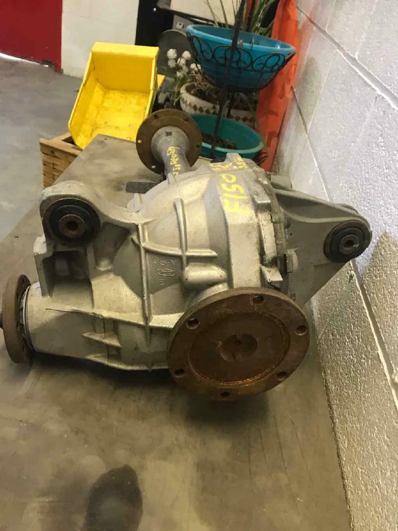 1997-2002 Ford Expedition Front Differential Carrier Assembly 3.55 ...