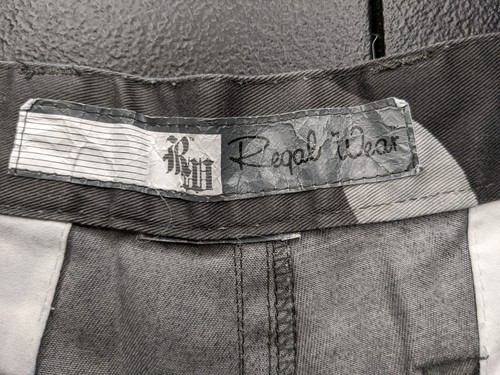 Men's Distressed Camo Designed Cargo Shorts Size 42 (Brand by Regal Wear) - Picture 6 of 12
