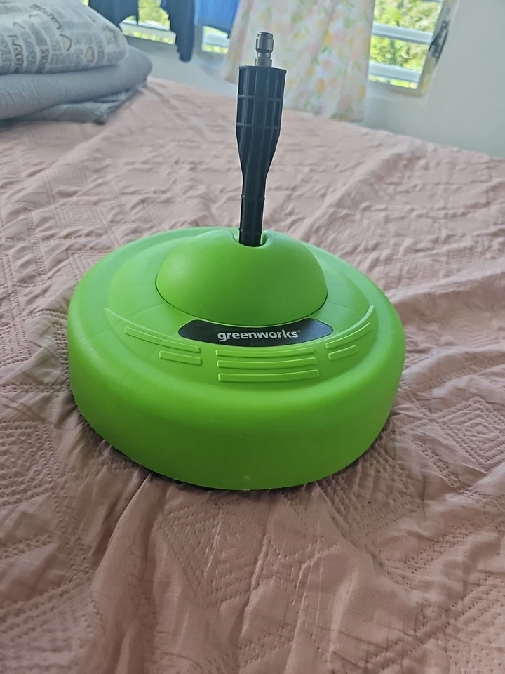 Accesorio de lavadora a presión de superficie redonda Greenworks 11" hasta 2000 psi 1/4" Foto 3 de 4