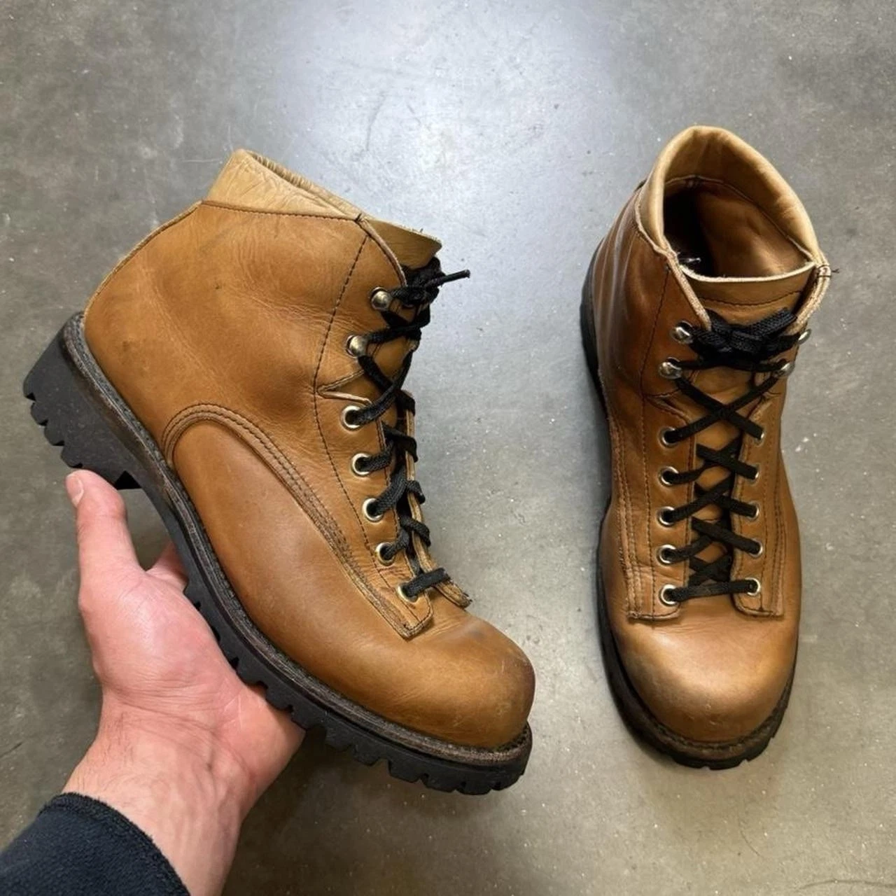Mens Vintage Mountain Pass Hiking/Outdoors Leather Boots 7.5
