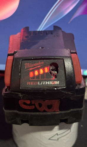 BROKEN- Milwaukee M18 REDLITHIUM XC3.0 18V 3Ah Li-Ion Battery-FOR REPAIRS