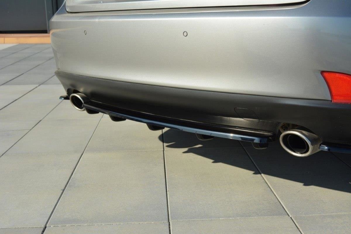 Splitter arrière Maxton Lexus IS Mk3 T rajout pare-choc avec barre centrale