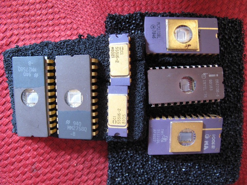 vintage INTEL  Gold Cap Lot Microprocessor EPROM Chips