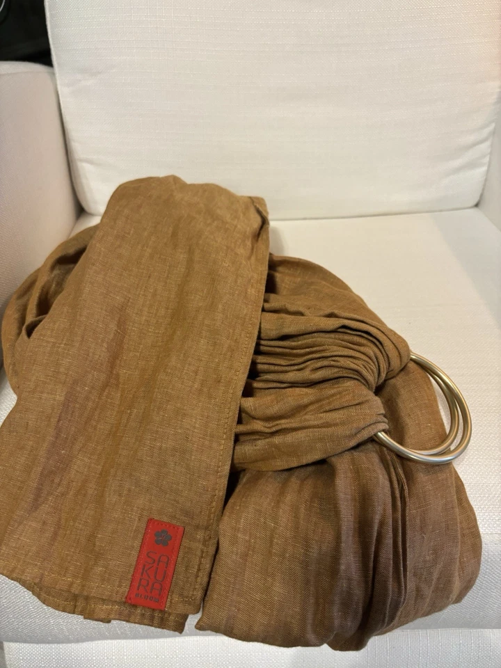 Porta-bebês Sakura Bloom Ring Sling - NUNCA USADO NOVO EM FOLHA! FRETE GRÁTIS EUA - Imagem 2 de 4