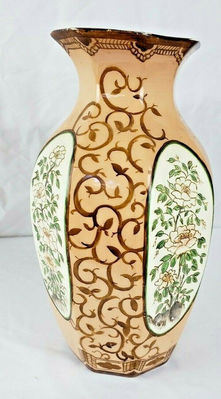 Nice large vintage hanpainted ceramics vase early-mid 20th C. signed S. Lum 12"