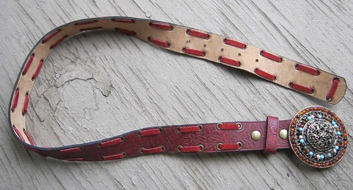 VINTAGE LEATHEROCK USA RED BELT ROUND BUCKLE WITH GEMSTONES SIZE MEDIUM, 2224 - Picture 3 of 18